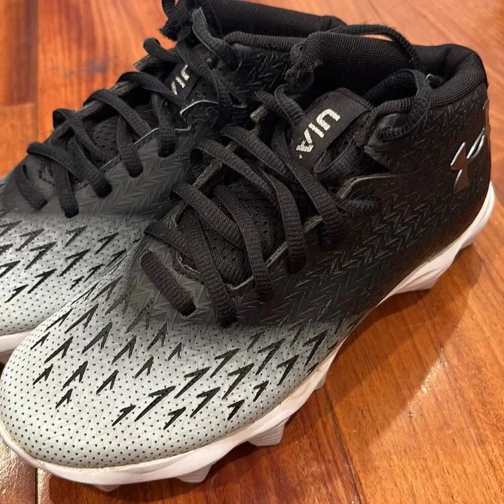 Under Armour Spotlight Football Cleats — Youth Size 3.5Y